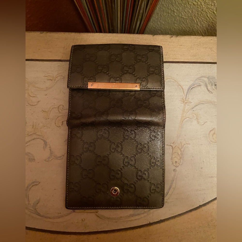 Gucci - GUC - Metallic Guccissima Monogram Bifold Wallet with Gold Accent - Picture 4 of 12